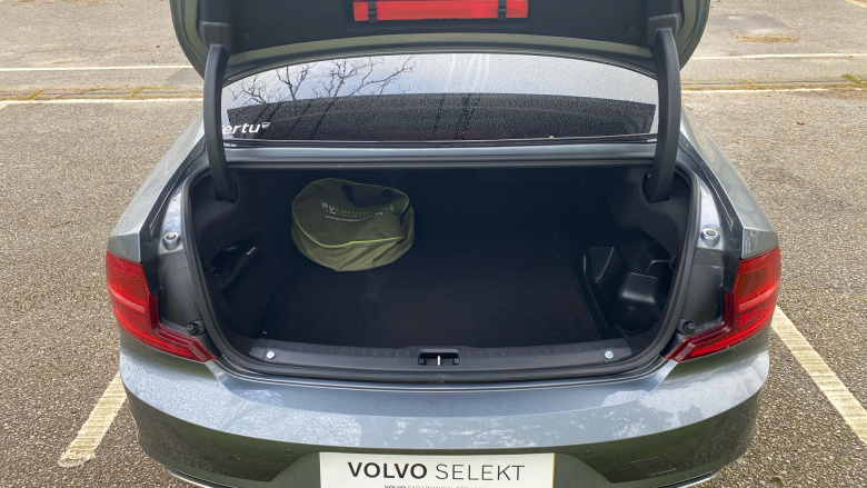 Volvo S90 2.0 T8 [390] Hybrid R DESIGN Pro 4dr AWD Gtron Saloon